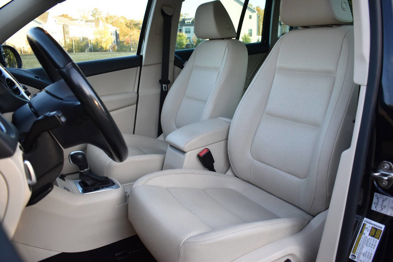 Used 2016 Volkswagen Tiguan SE image 12