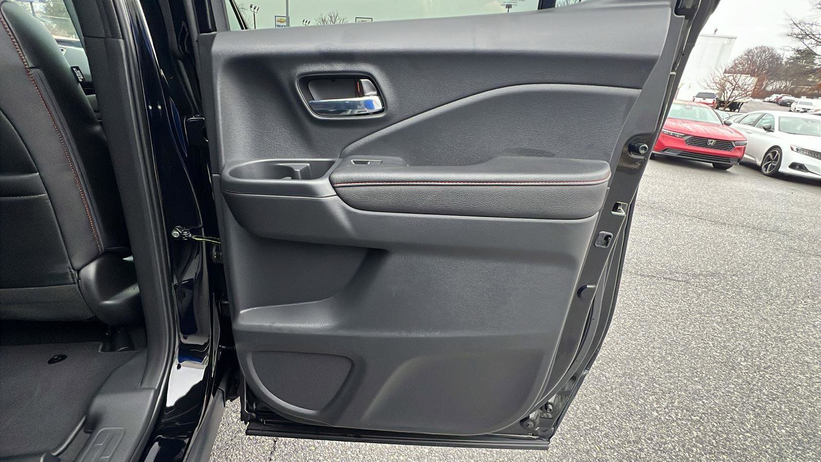 New 2026 Honda Ridgeline Black Edition image 14