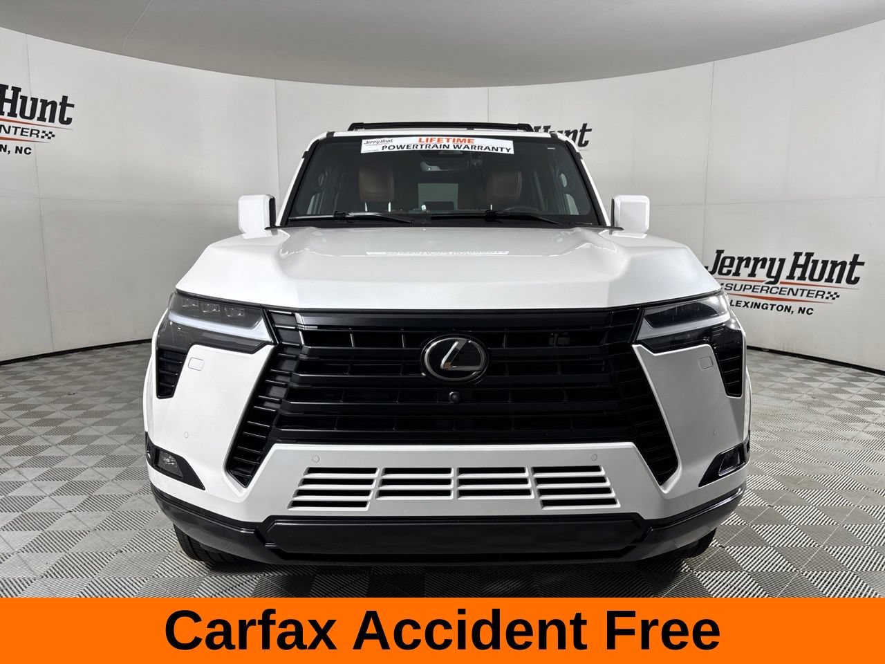 Used 2024 Lexus GX 550 w/ Cold Area Package AWD/4WD image 3