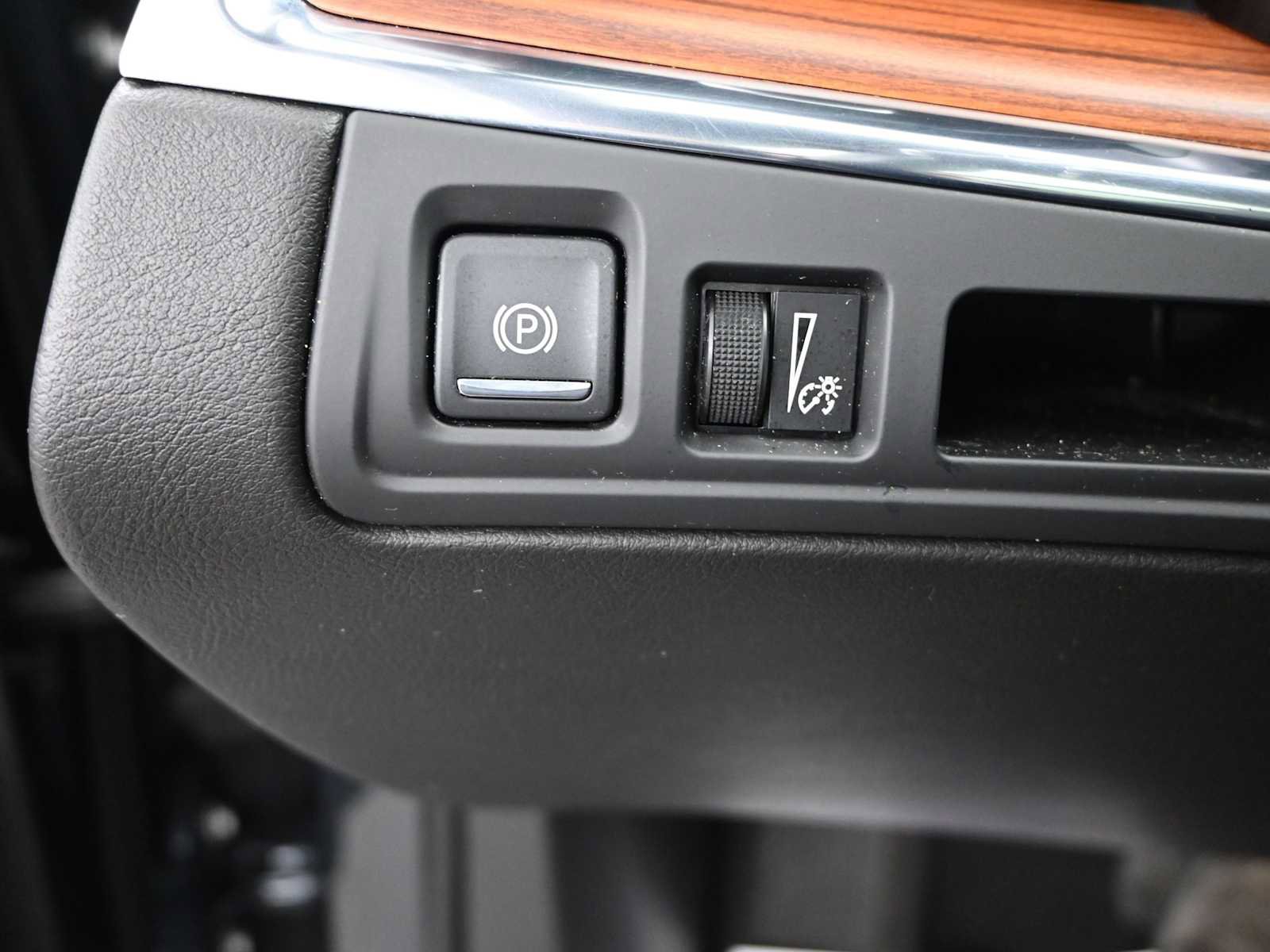 Used 2020 Cadillac XT5 Premium Luxury AWD/4WD image 18