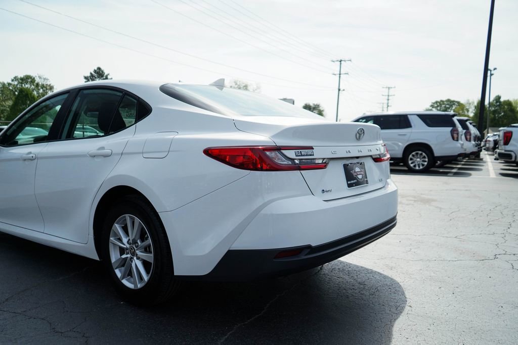Used 2025 Toyota Camry LE FWD image 14