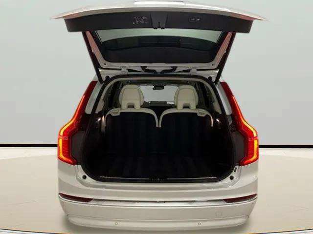 Used 2024 Volvo XC90 B6 Core AWD/4WD image 10