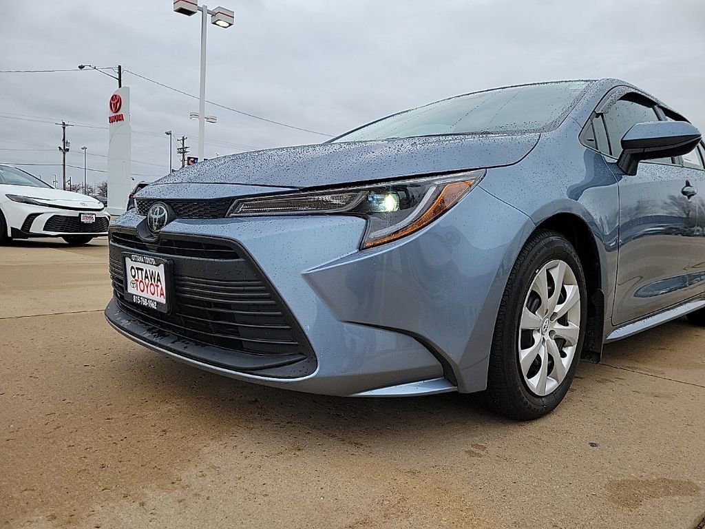 Used 2025 Toyota Corolla LE image 14