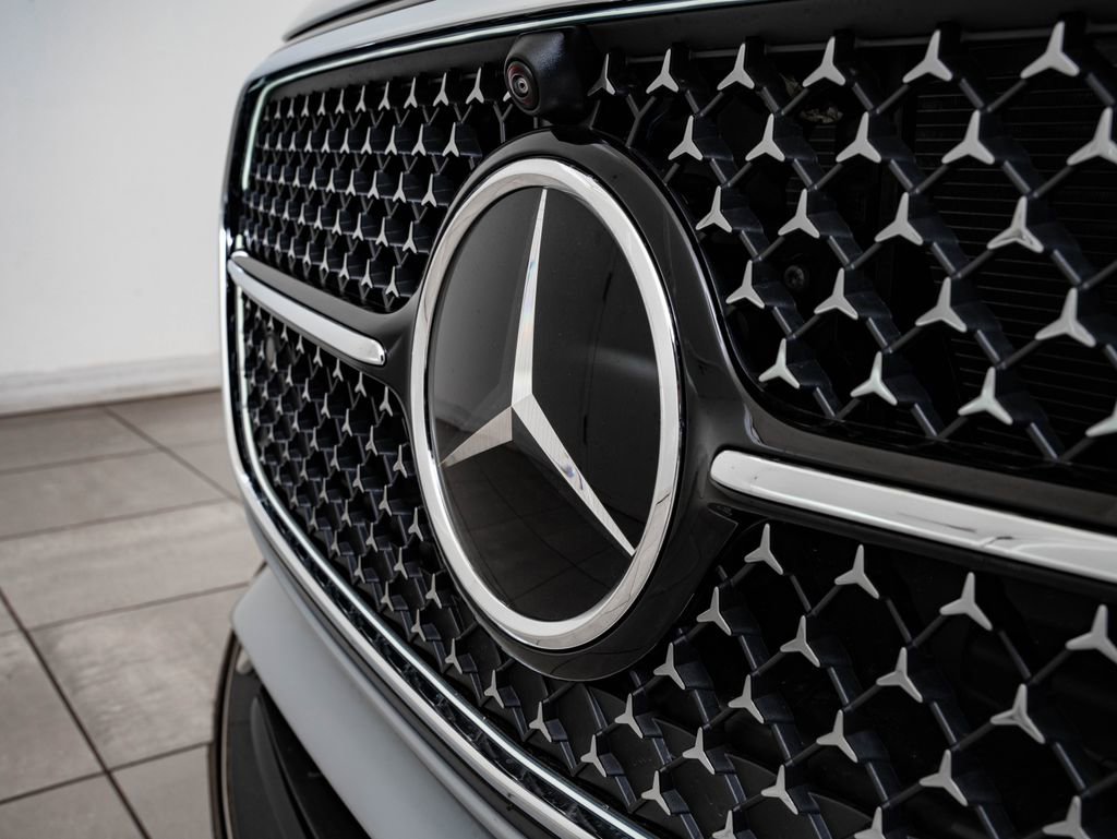 New 2026 Mercedes-Benz E 350 4MATIC Sedan image 3