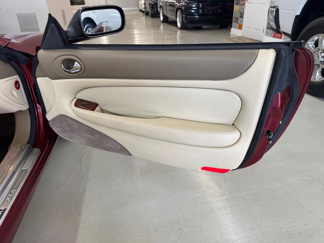Used 1997 Jaguar XK8 Convertible RWD image 16