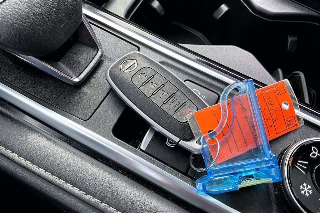 Used 2023 Nissan Pathfinder SL w/ SL Premium Package image 11