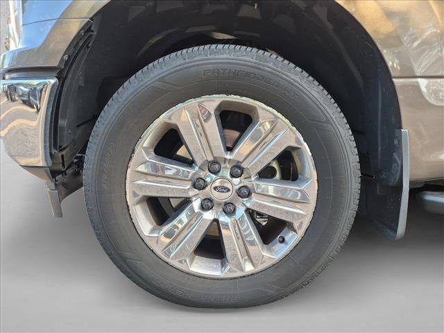 Used 2018 Ford F150 XLT w/ Equipment Group 302A Luxury AWD/4WD image 14