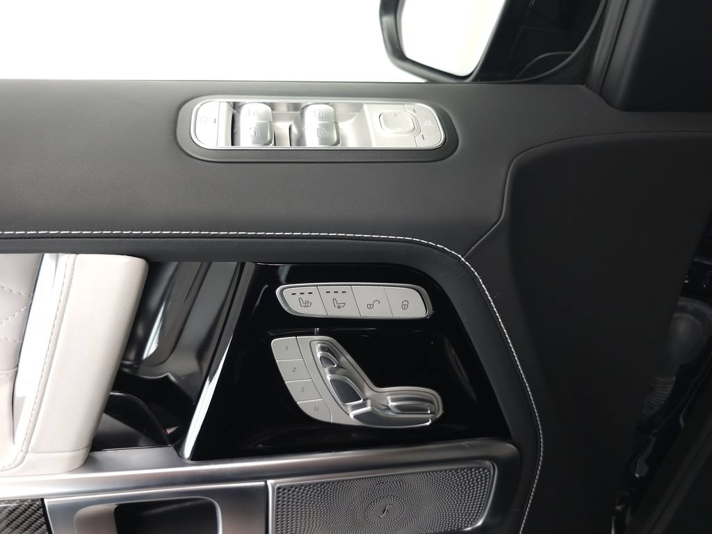 Used 2025 Mercedes-Benz G 63 AMG 4MATIC image 6