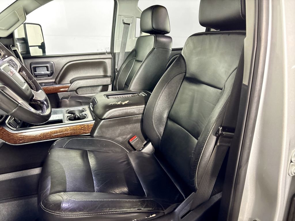 Used 2019 GMC Sierra 2500 SLT w/ Duramax Plus Package image 11