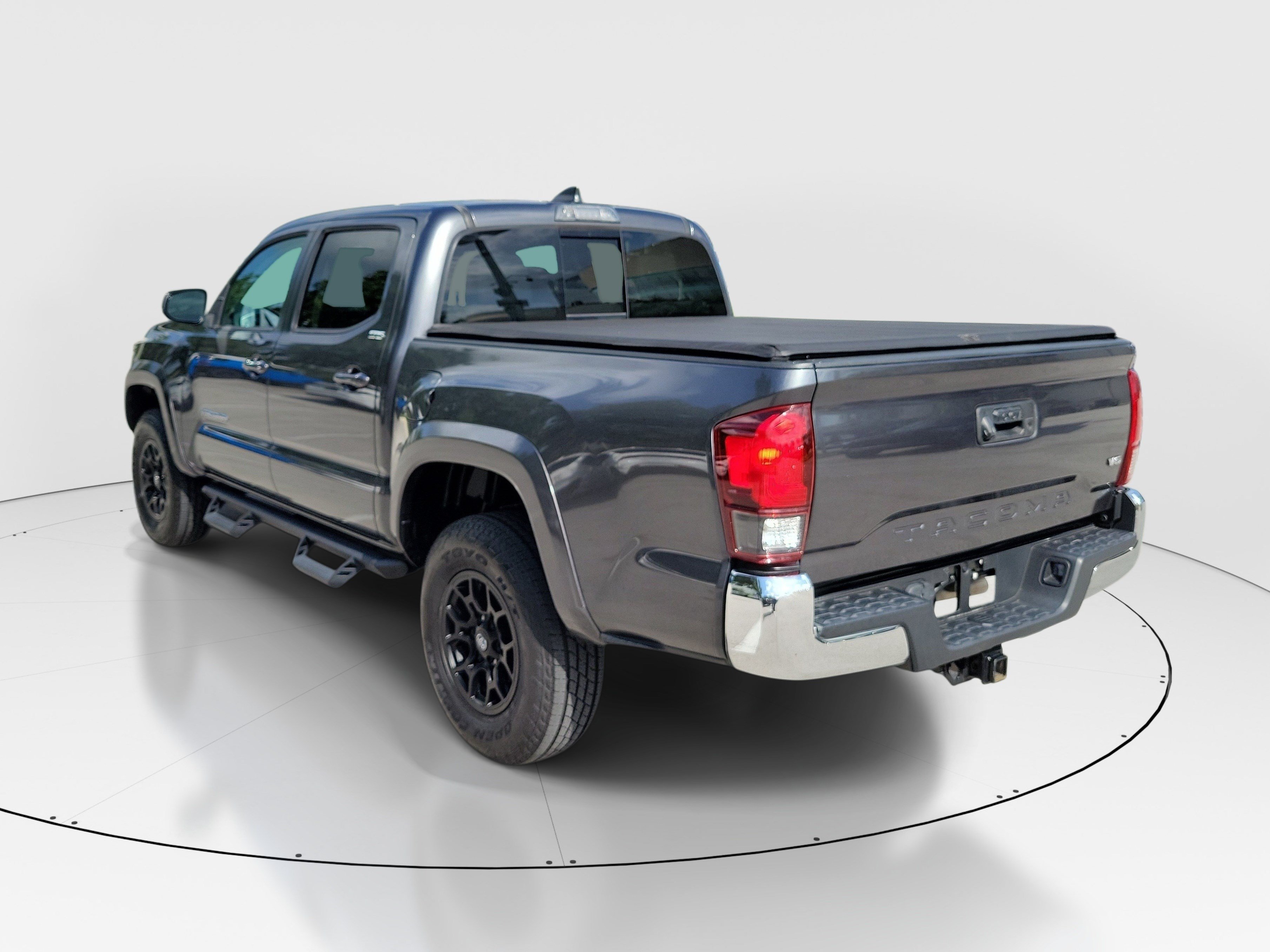 Used 2021 Toyota Tacoma SR5 RWD image 5