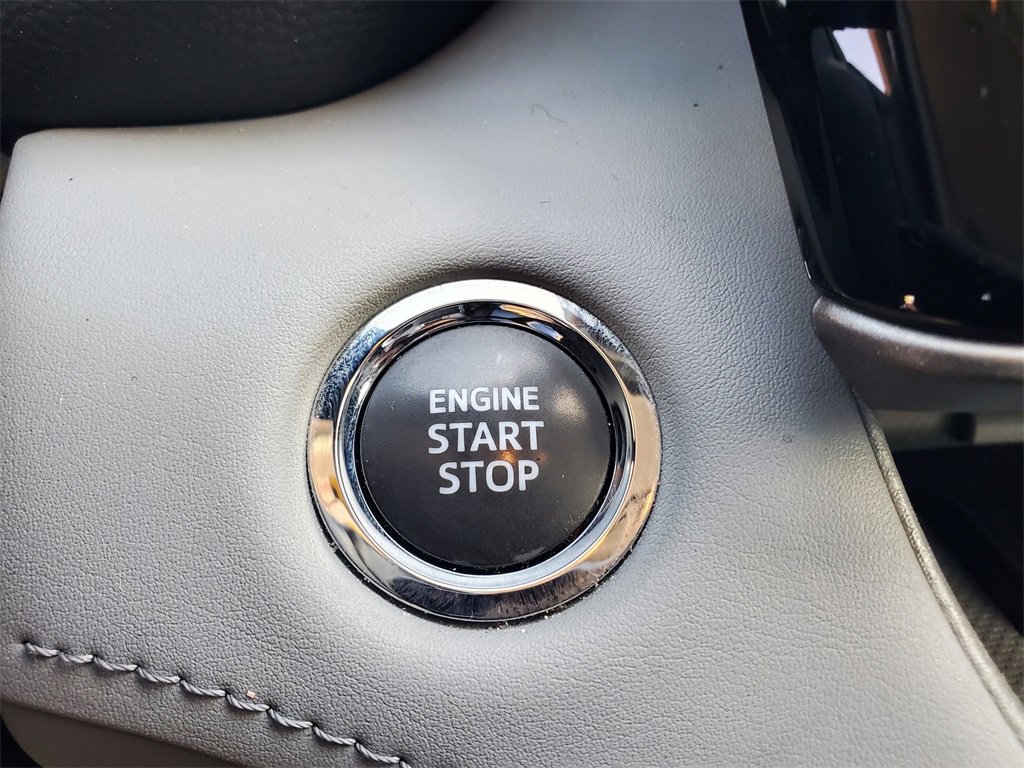 Used 2023 Toyota Highlander XLE image 29