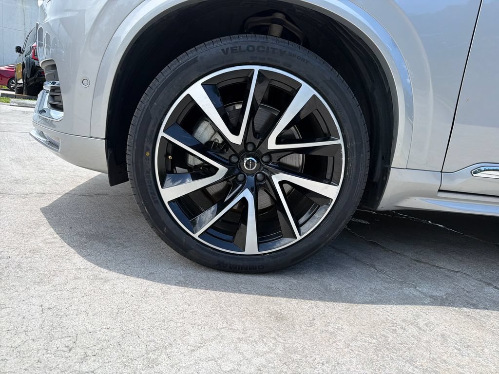 Used 2023 Volvo XC90 B5 Plus w/ Protection Package Premier AWD/4WD image 11