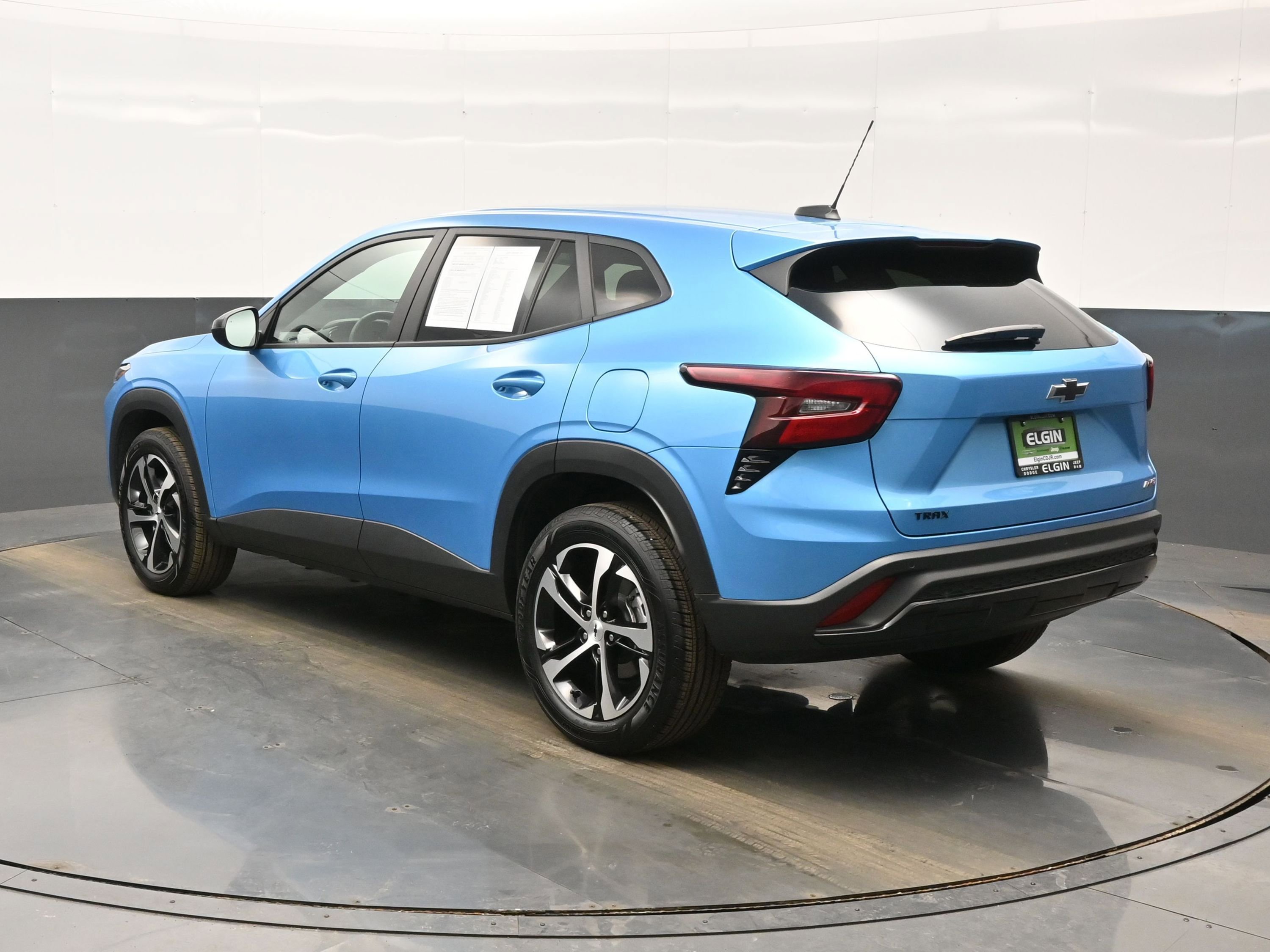 Used 2025 Chevrolet Trax RS w/ Driver Confidence Package image 4