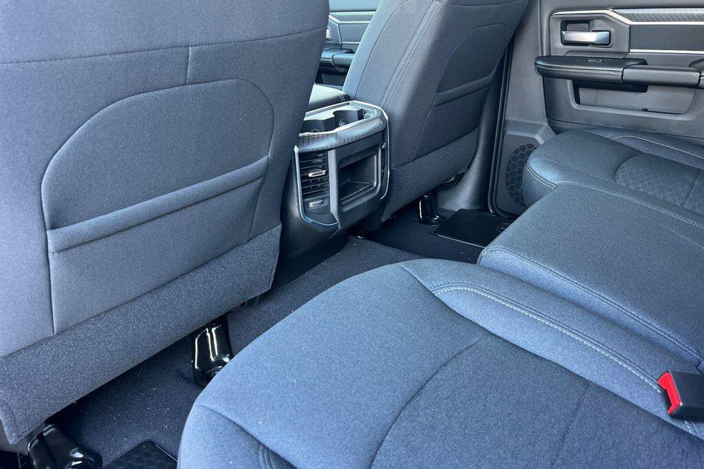 New 2026 RAM 2500 Big Horn AWD/4WD image 12