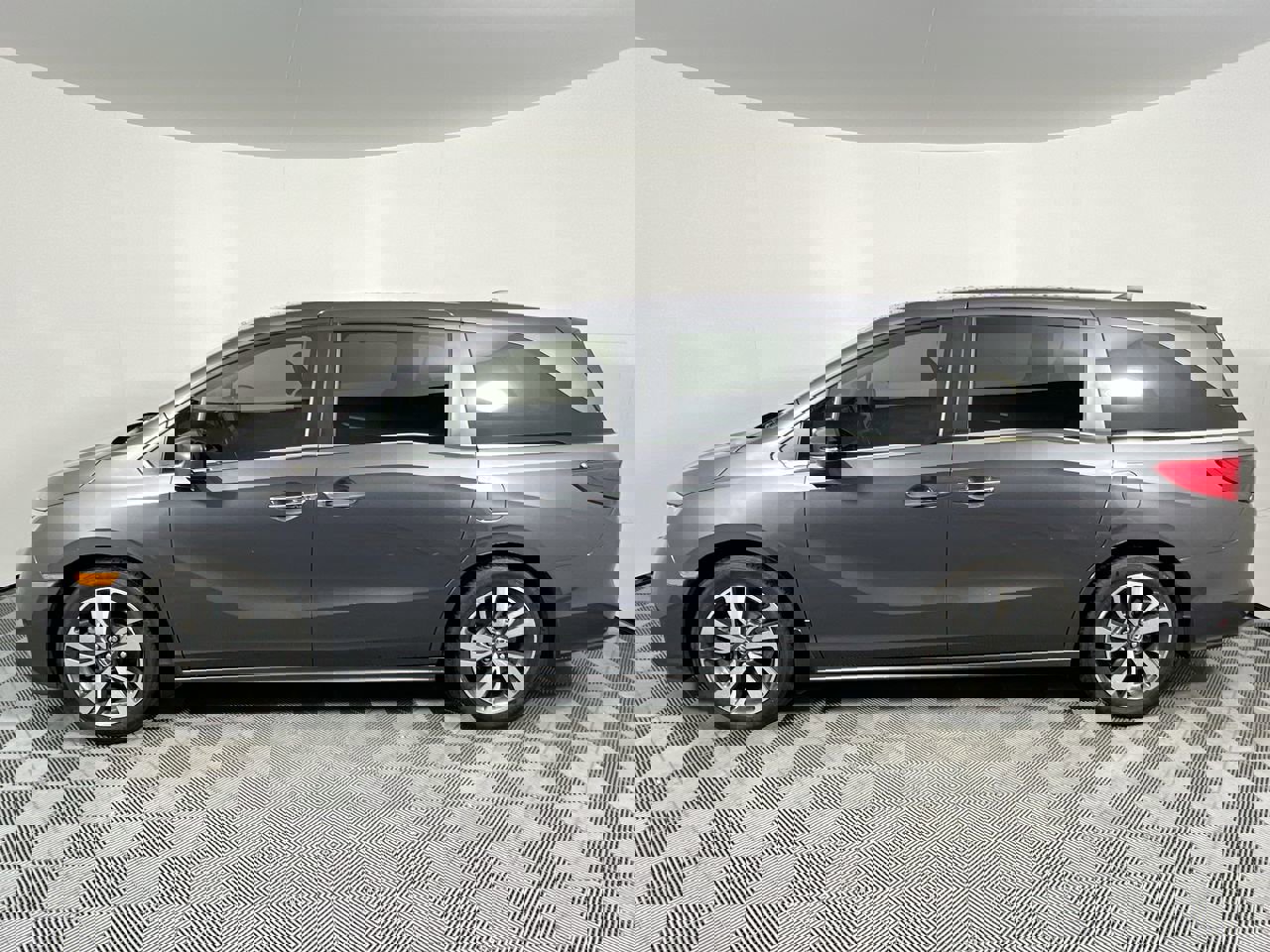 Used 2023 Honda Odyssey Touring image 6