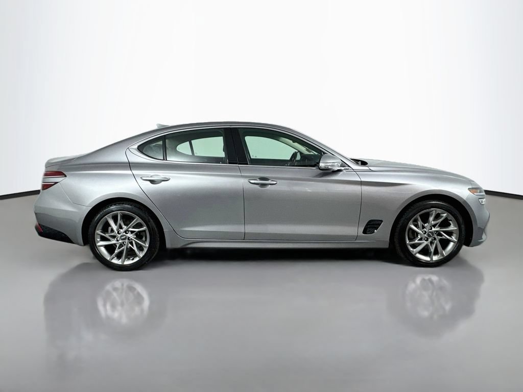Used 2022 Genesis G70 2.0T AWD/4WD image 5