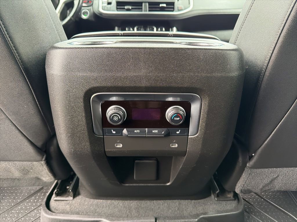 Used 2021 Chevrolet Tahoe LT w/ LT Signature Package image 28