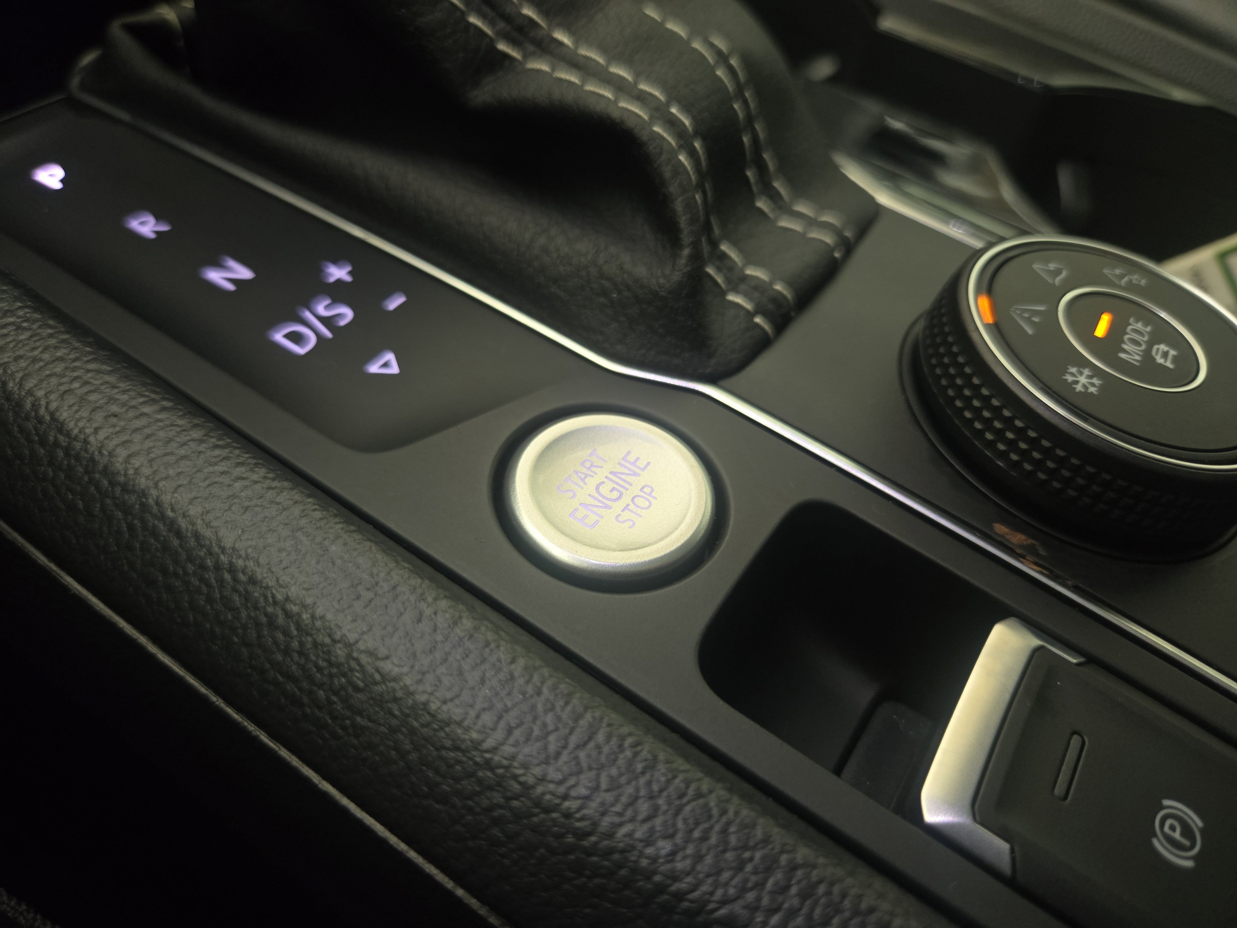 Used 2022 Volkswagen Atlas SEL image 27