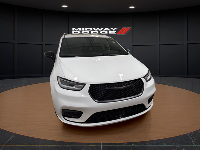 Used 2025 Chrysler Pacifica Limited FWD image 5