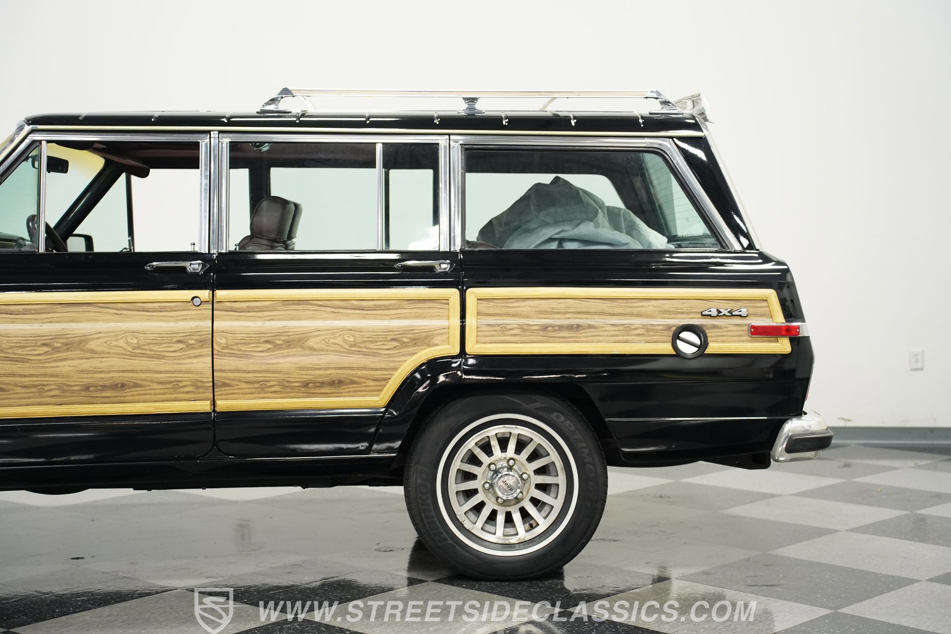 Used 1988 Jeep Grand Wagoneer image 21
