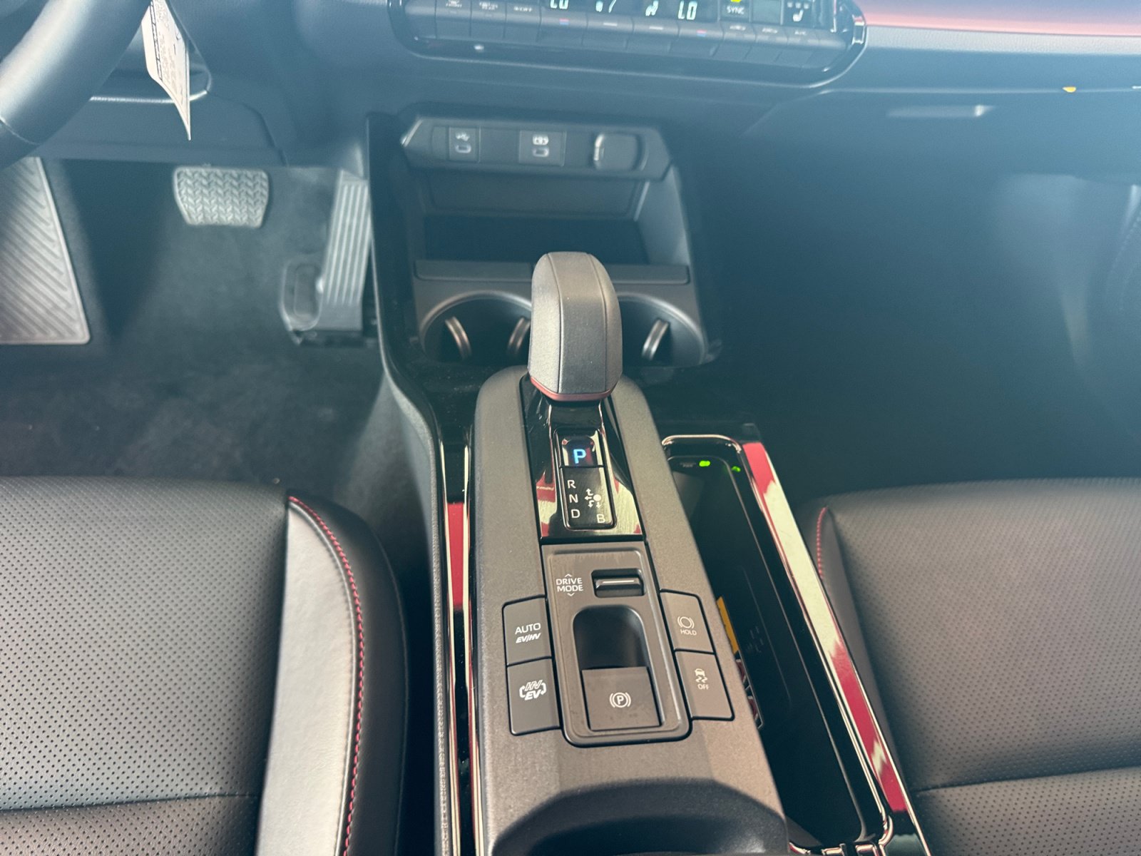 New 2027 Toyota Prius Plug-In Hybrid FWD image 11