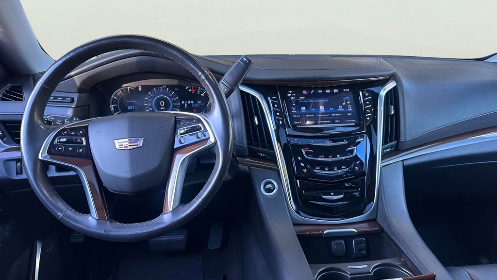 Used 2020 Cadillac Escalade Luxury image 38