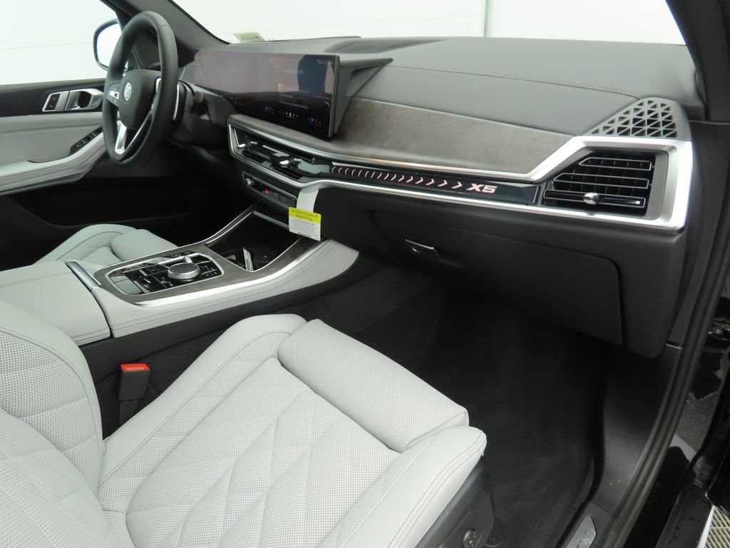 New 2026 BMW X5 sDrive40i w/ Premium Package image 18