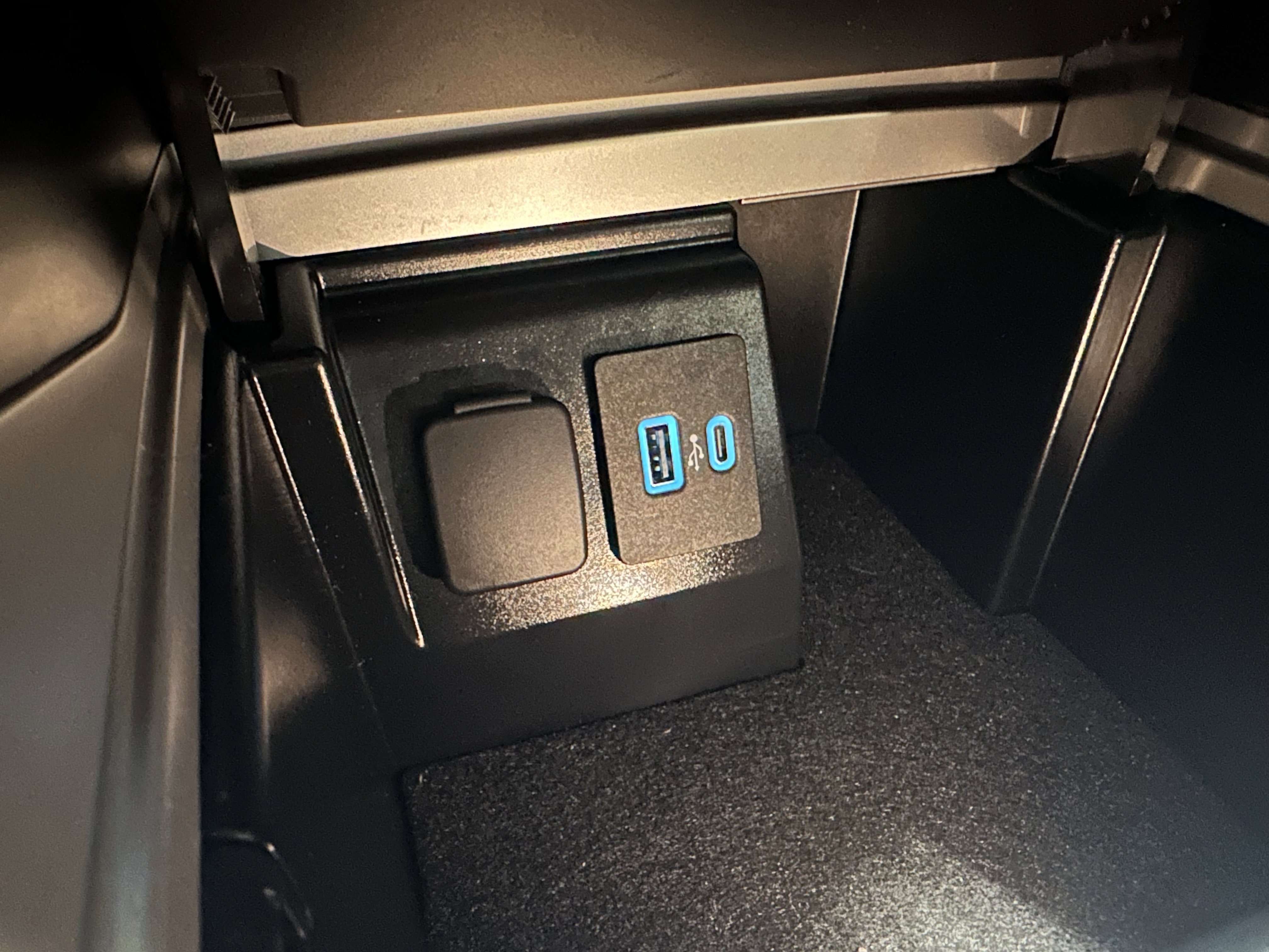 Used 2022 Ford Explorer Limited w/ Equipment Group 301A image 15