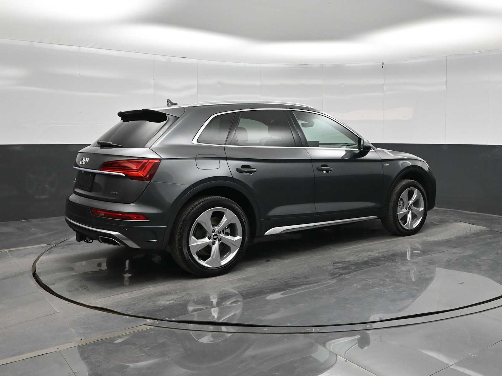 Used 2022 Audi Q5 2.0T Premium Plus w/ Premium Plus Package AWD/4WD image 7