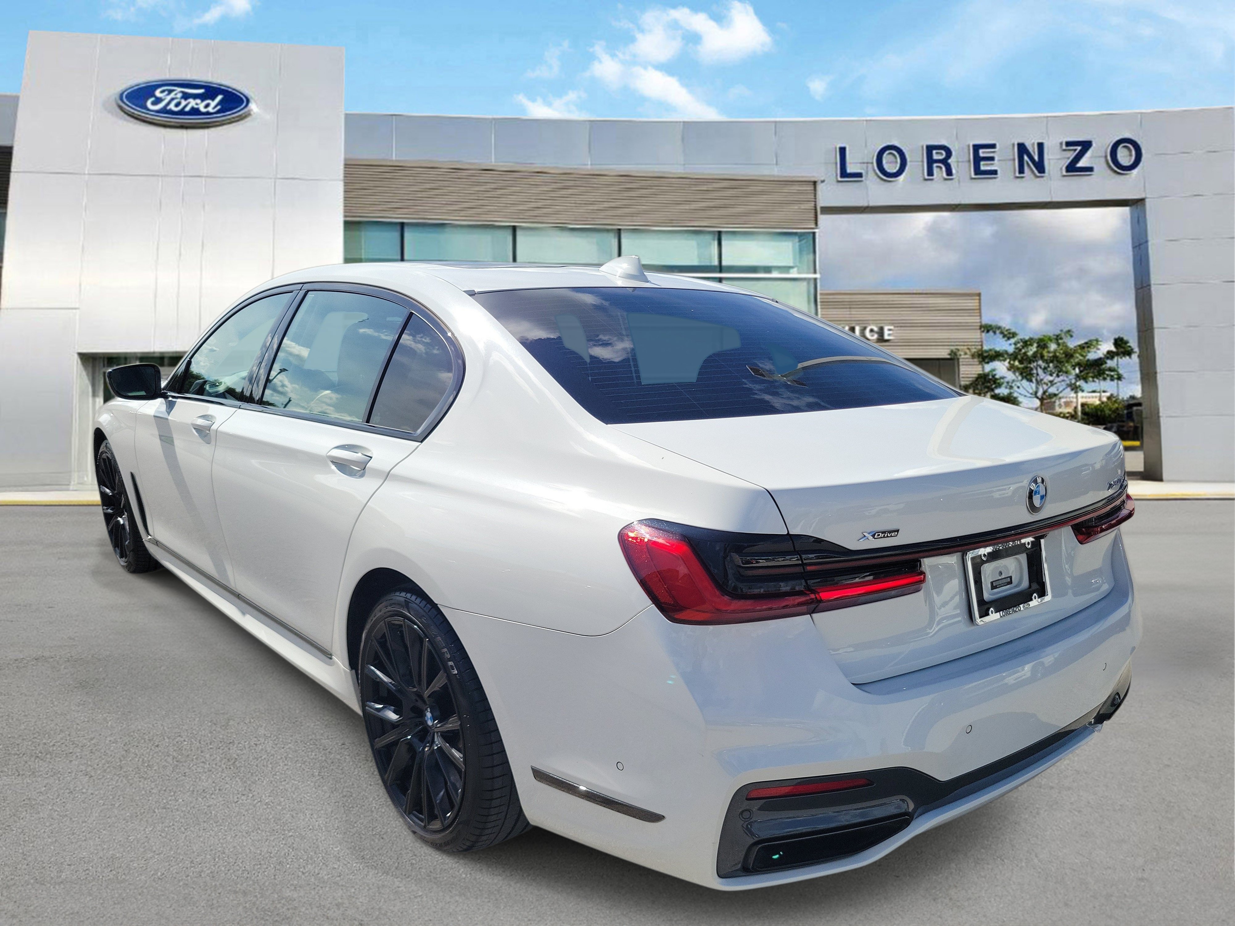 Used 2021 BMW 750i xDrive w/ Luxury Rear Seating Package AWD/4WD image 7