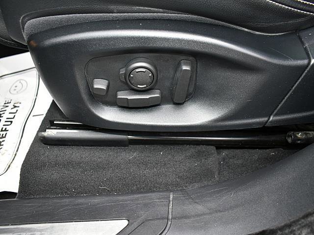 Used 2017 Jaguar F-PACE R-Sport image 11