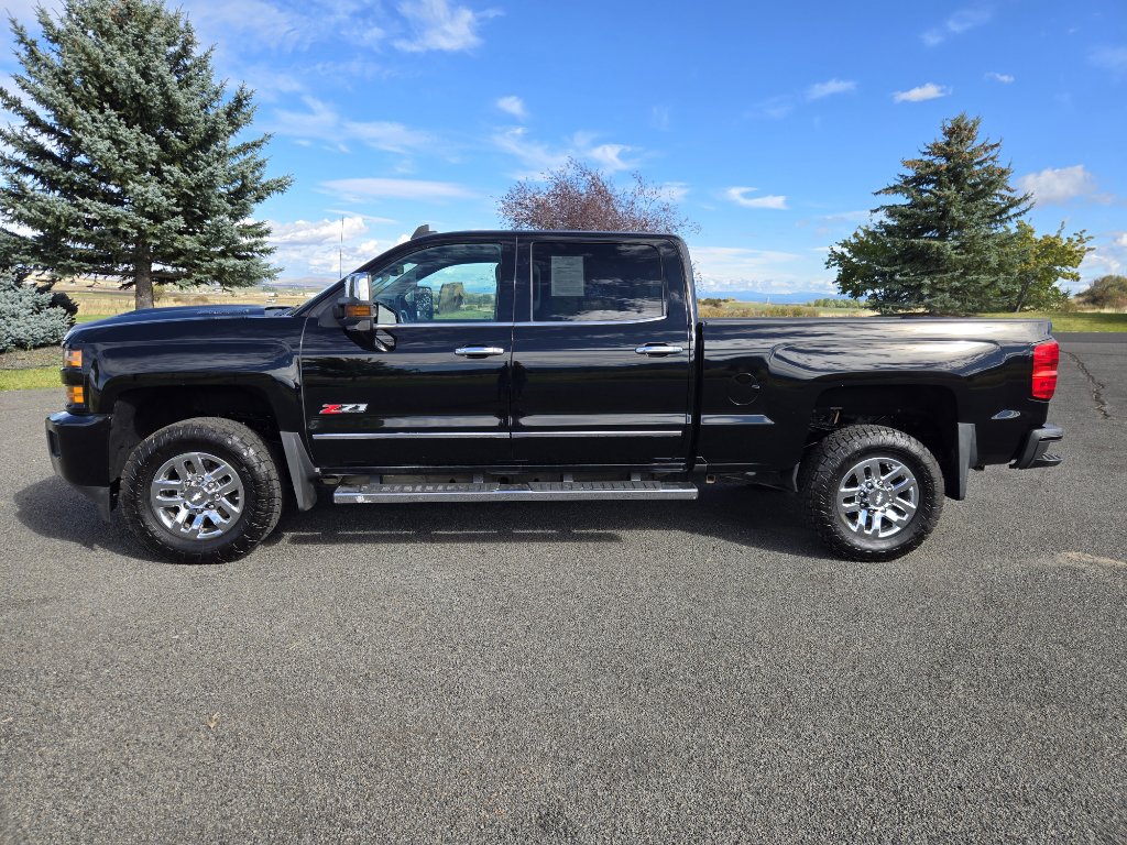 Used 2018 Chevrolet Silverado 3500 LTZ image 11