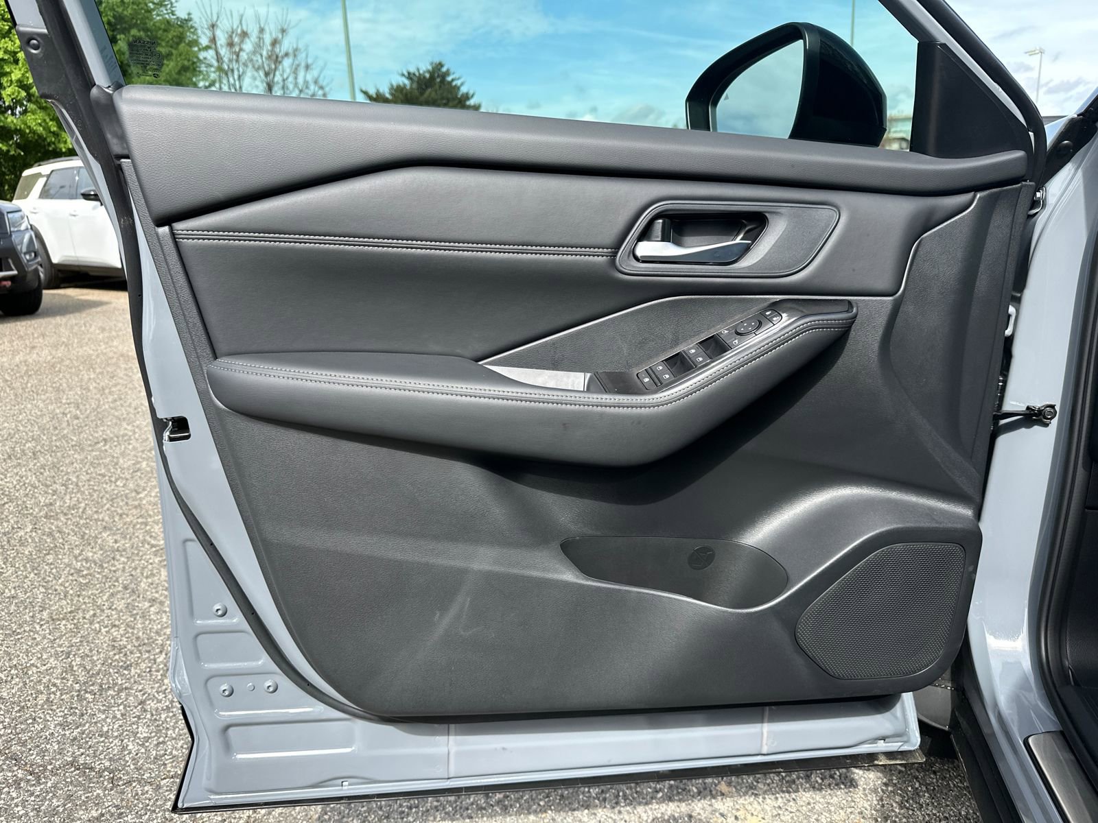 New 2026 Nissan Rogue SV image 8