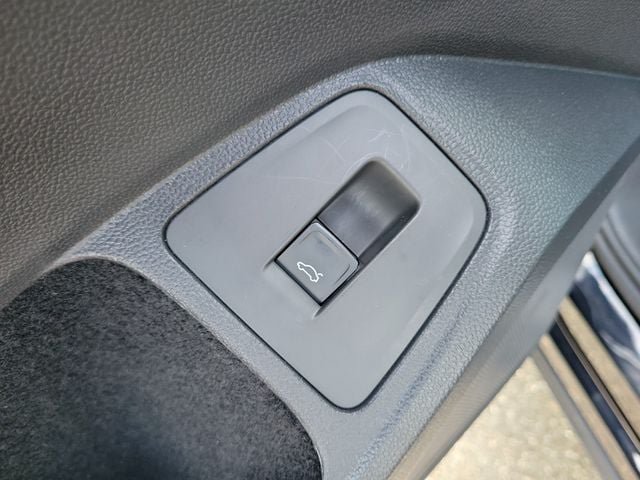 Certified 2024 Volkswagen Tiguan SE AWD/4WD image 17