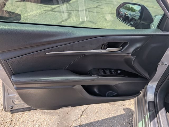 Used 2025 Toyota Camry XSE FWD image 15