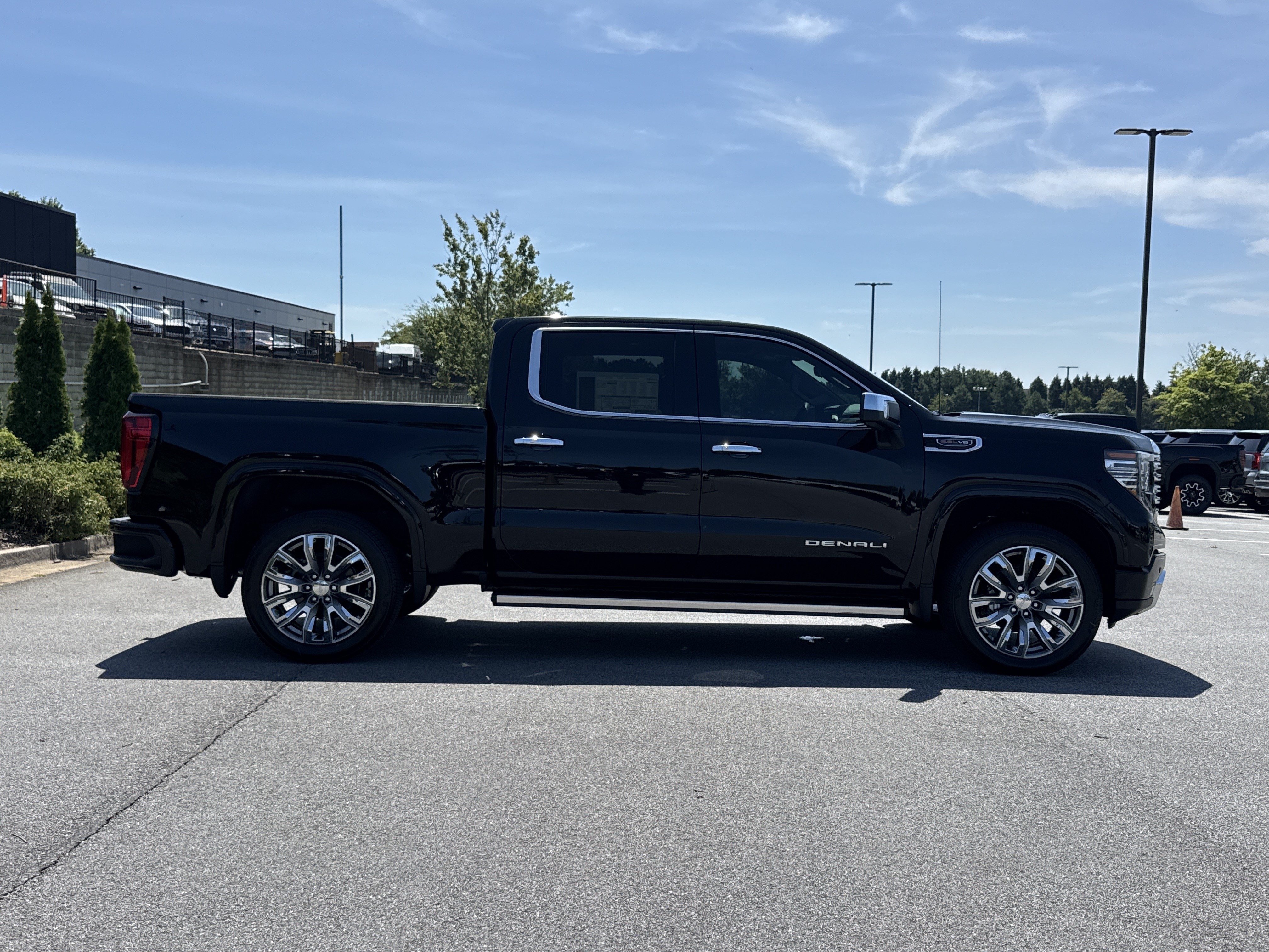 New 2026 GMC Sierra 1500 Denali w/ Denali Reserve Package AWD/4WD image 11