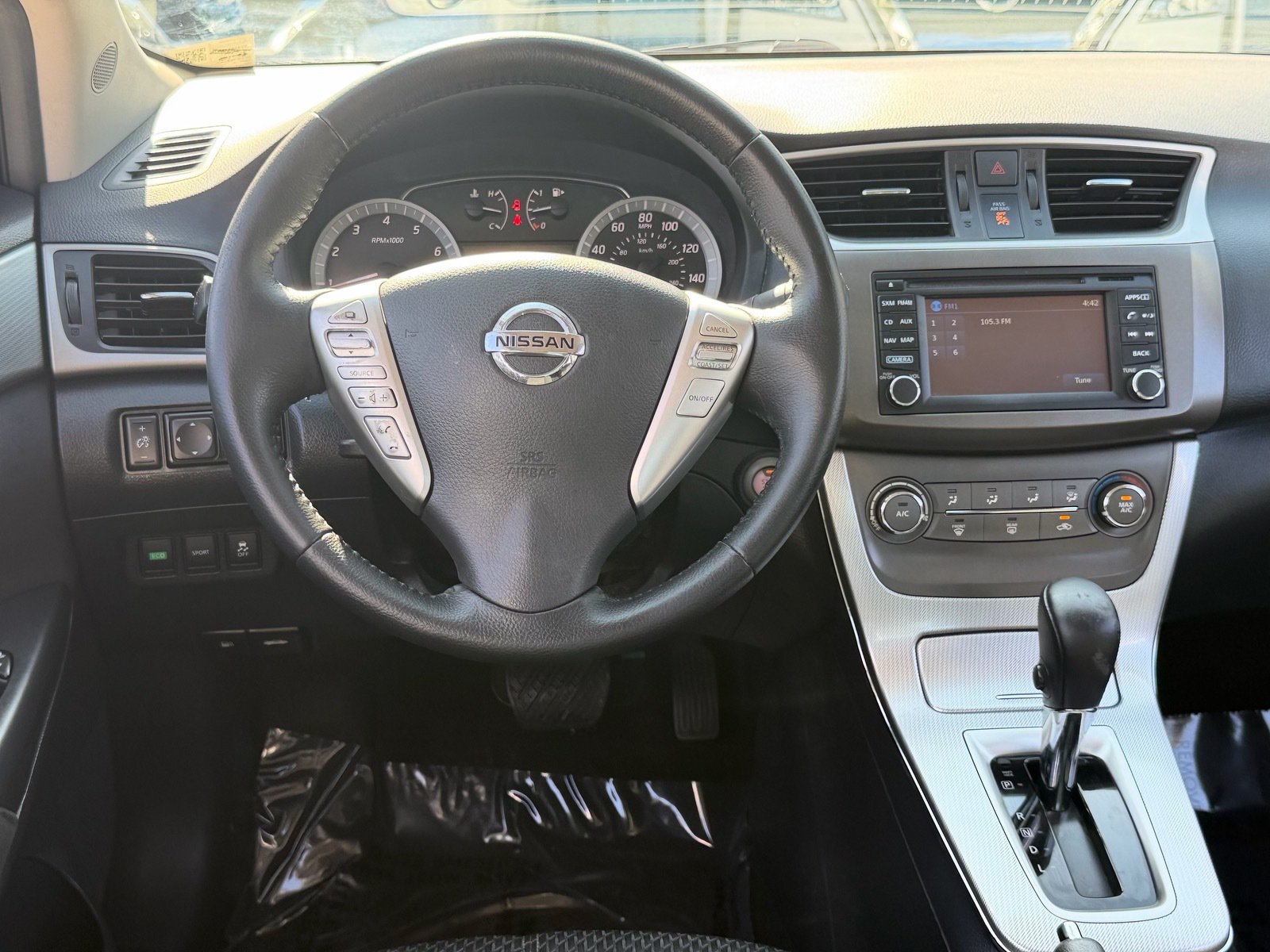 Used 2014 Nissan Sentra SR w/ SR Driver Package FWD image 12