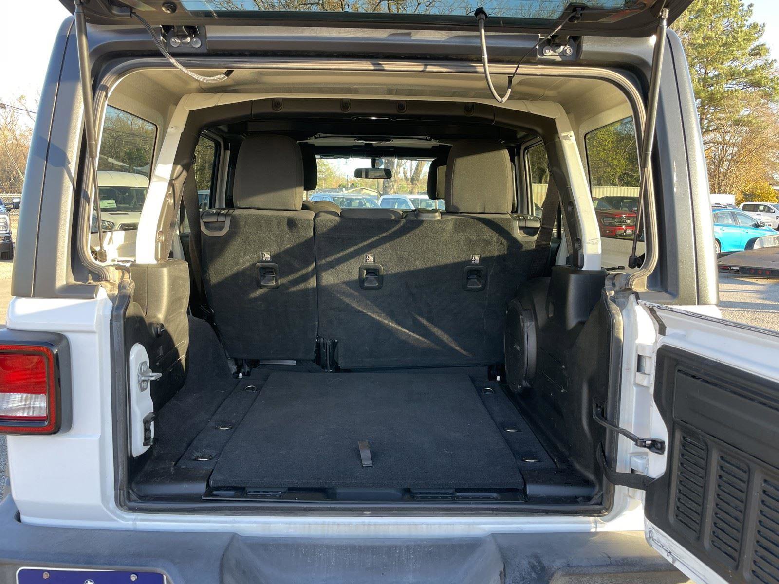 Used 2018 Jeep Wrangler Unlimited Sport S image 34