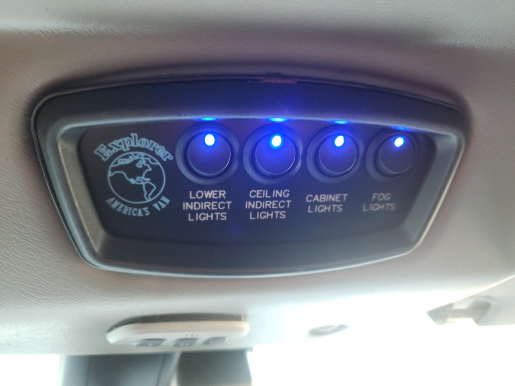 Used 2021 Chevrolet Express 2500 Extended w/ Enhanced Convenience Package RWD image 32