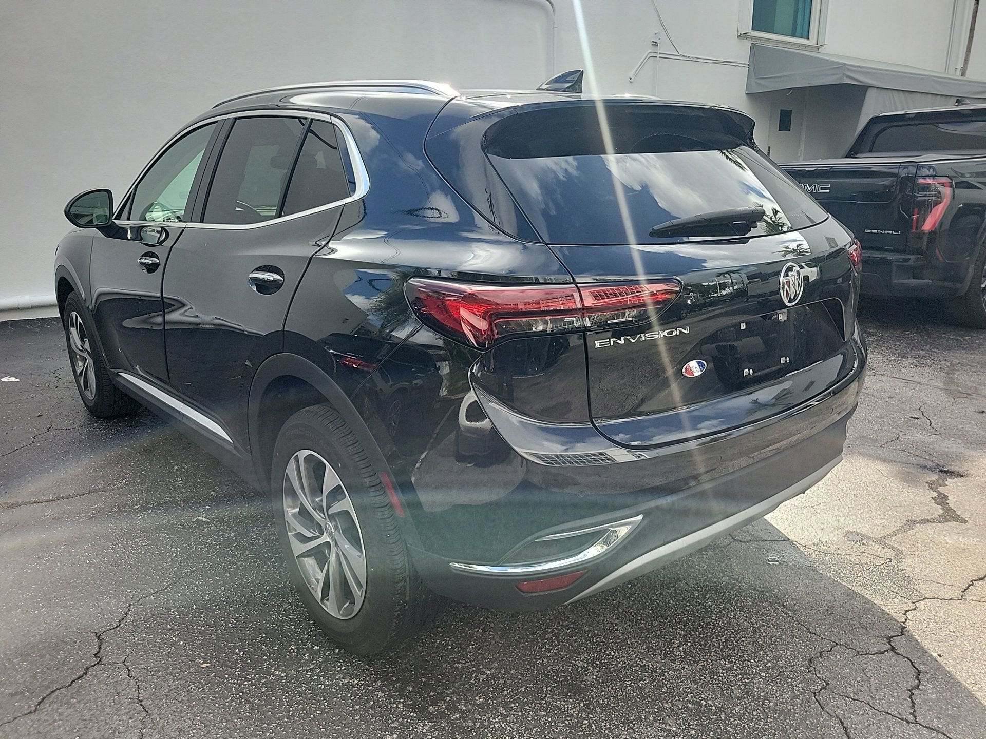 Used 2023 Buick Envision Essence image 13