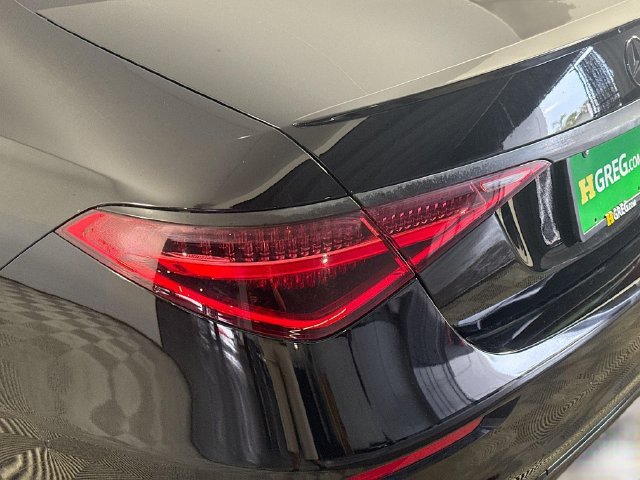 Used 2022 Mercedes-Benz S 500 4MATIC w/ AMG Line Package image 35