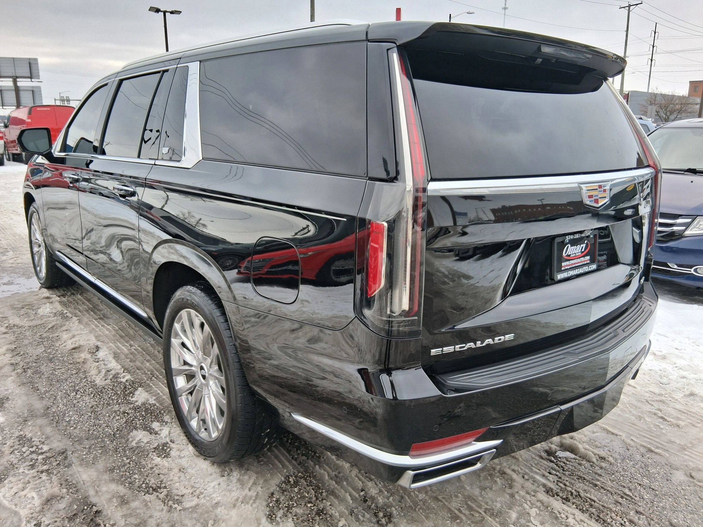 Used 2022 Cadillac Escalade ESV Premium Luxury w/ Performance Package image 6