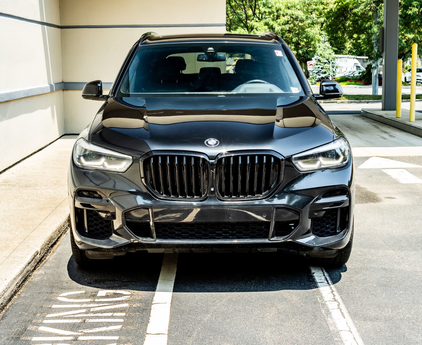 Used 2022 BMW X5 sDrive40i w/ M Sport Package RWD video 2
