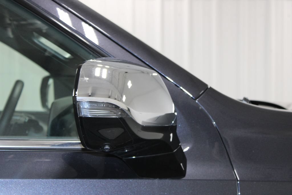 Used 2025 Chevrolet Tahoe Premier RWD image 12
