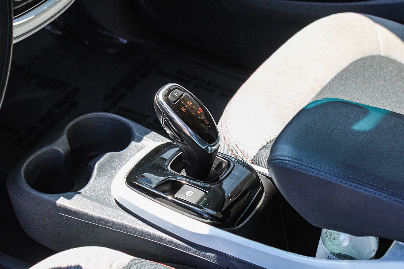 Used 2021 Chevrolet Bolt LT FWD image 21