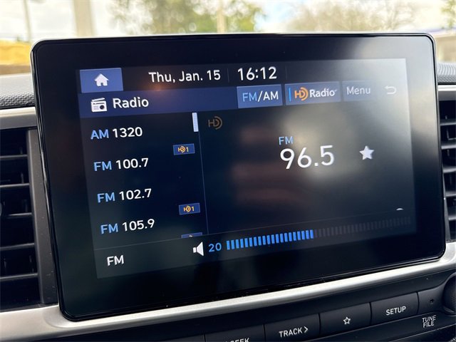 Used 2020 Hyundai Venue SEL image 16