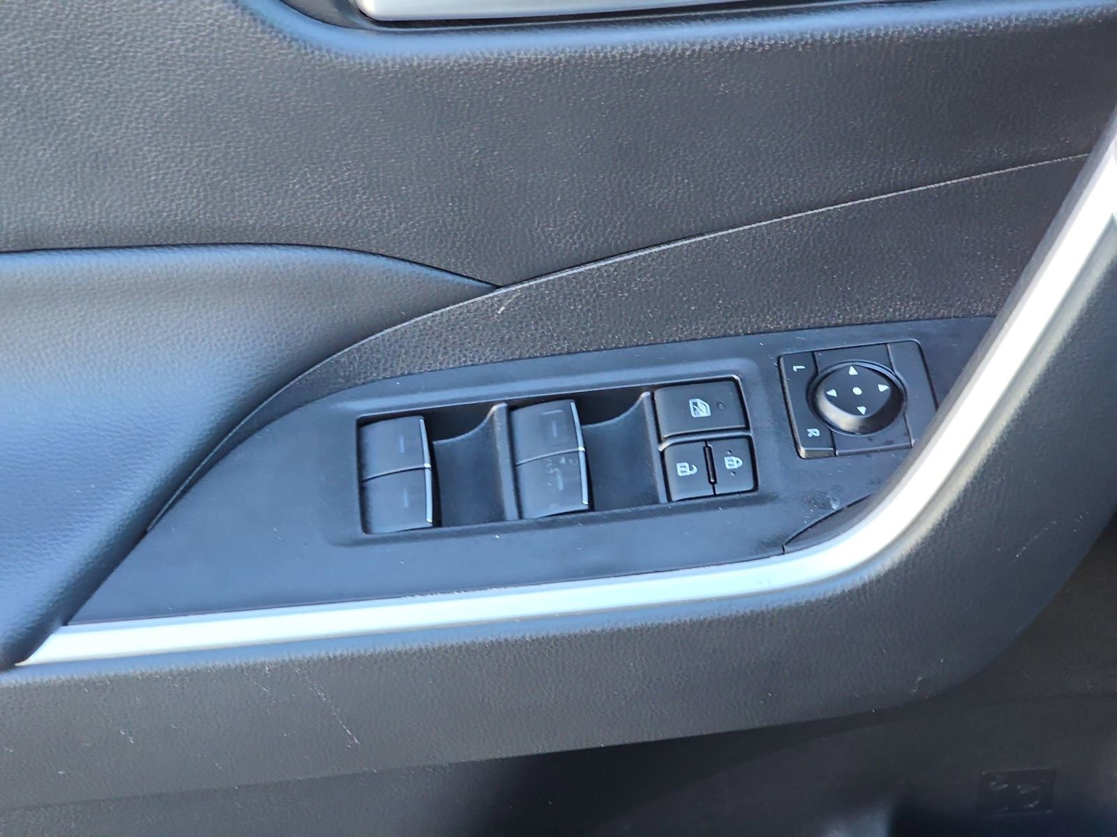 Used 2024 Toyota RAV4 XLE image 32