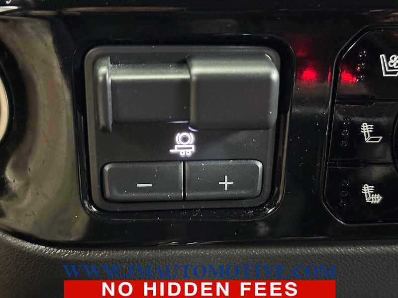 Used 2022 Chevrolet Silverado 1500 ZR2 image 33