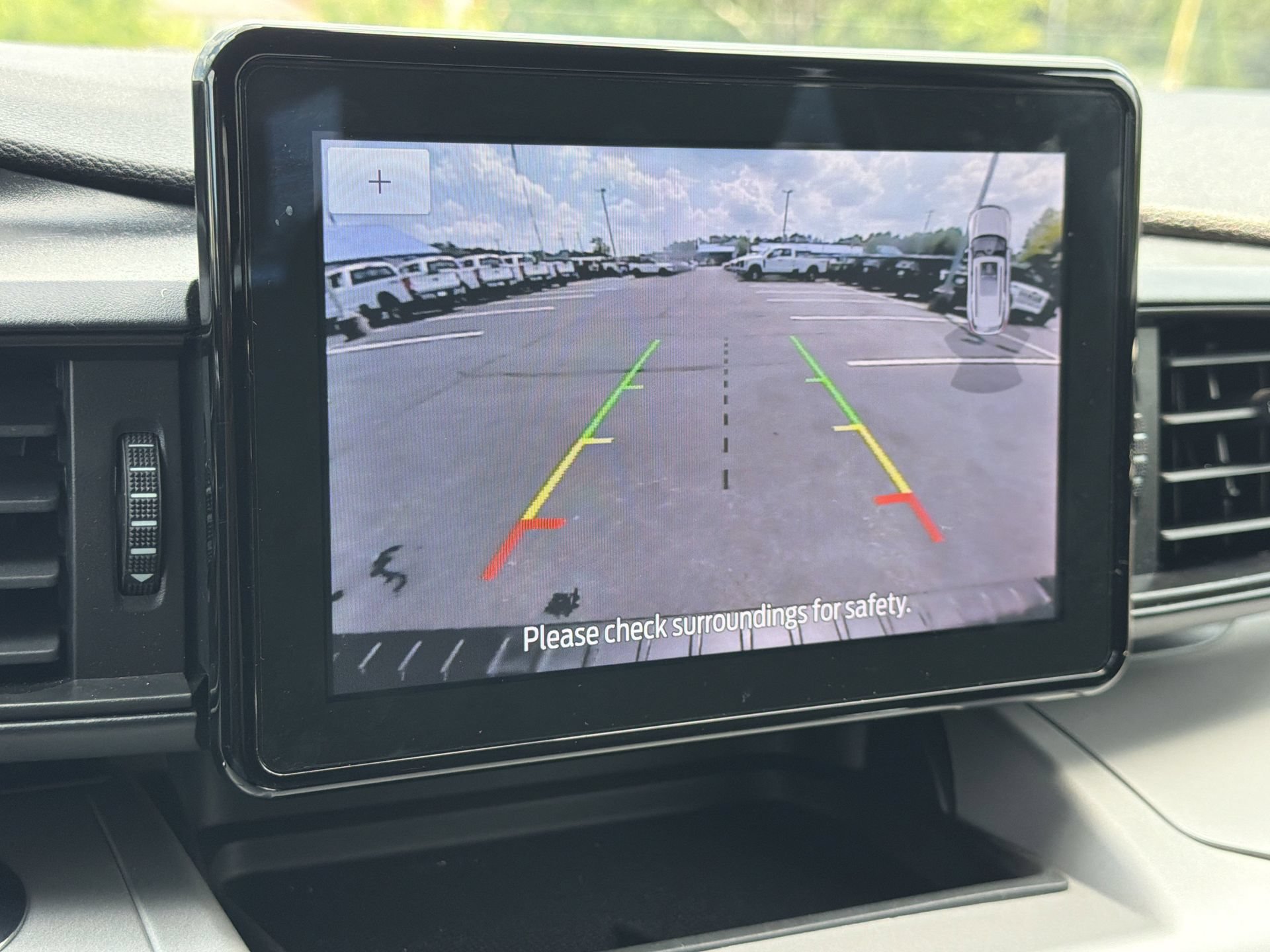 Certified 2023 Ford Explorer XLT AWD/4WD image 4