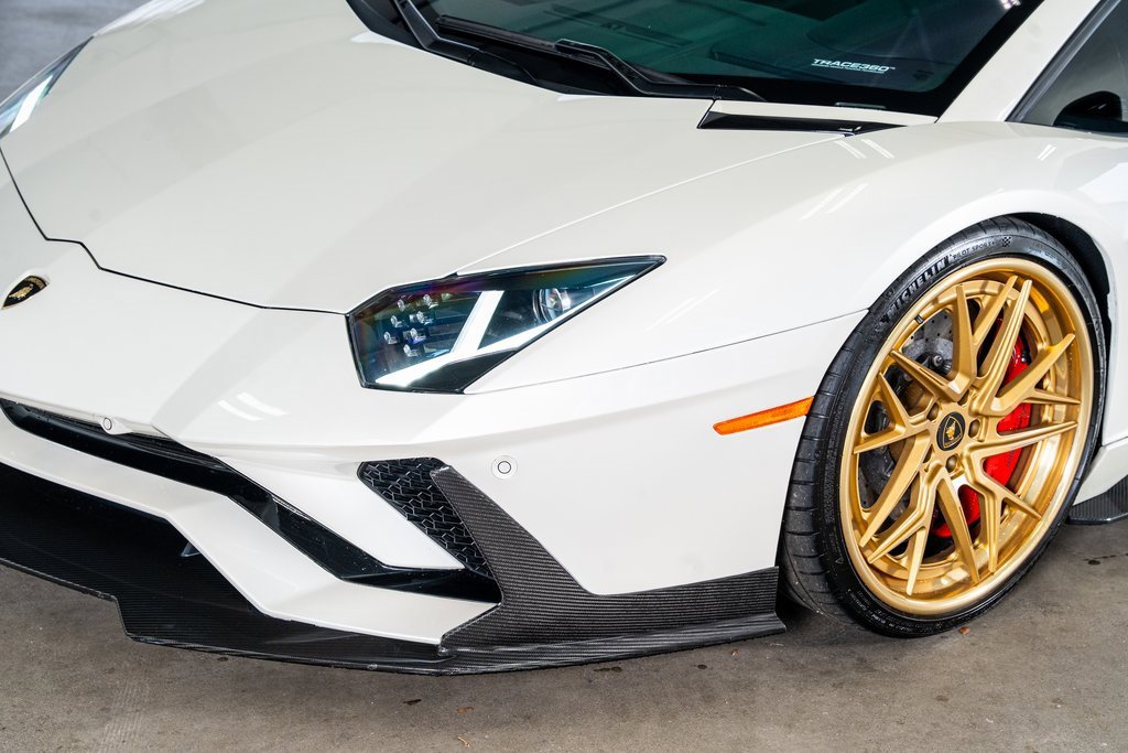 Used 2017 Lamborghini Aventador S image 12